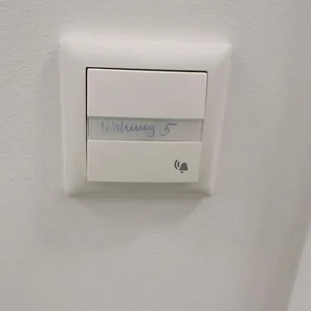 Fuer 3 Personen/netflix/parking/wlan/stilvoll شقة *