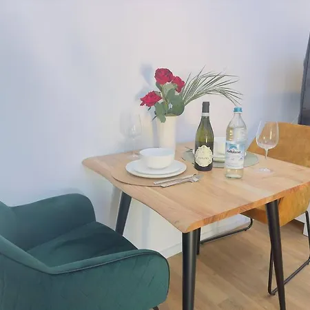 Für 3 Personen/netflix/parking/wlan/stilvoll *